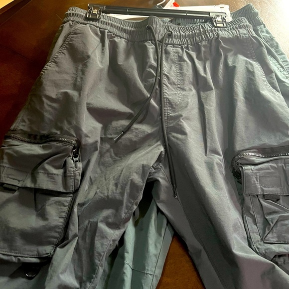 PacSun Performance Gray Slim Cargo Joggers - Picture 7 of 8
